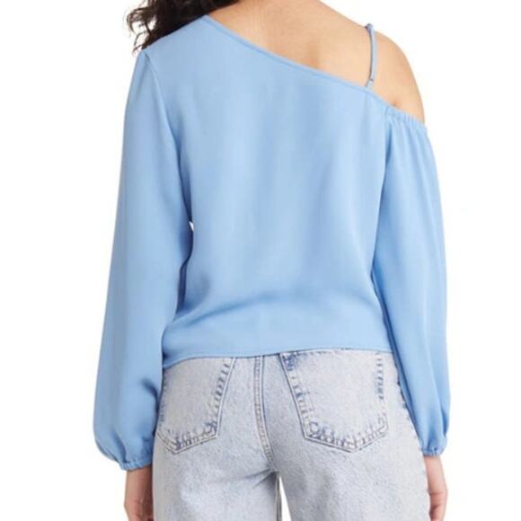 New ~ OPEN EDIT ~  Beautiful Pleated Asymmetric Top Size XS - Picture 2 of 8